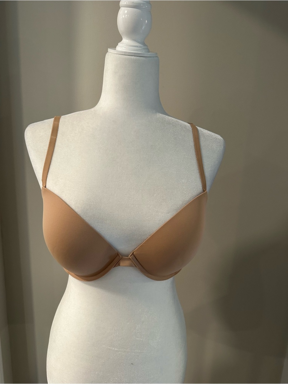 Victoria's Secret Nude/Tan Molded T-Shirt Bra